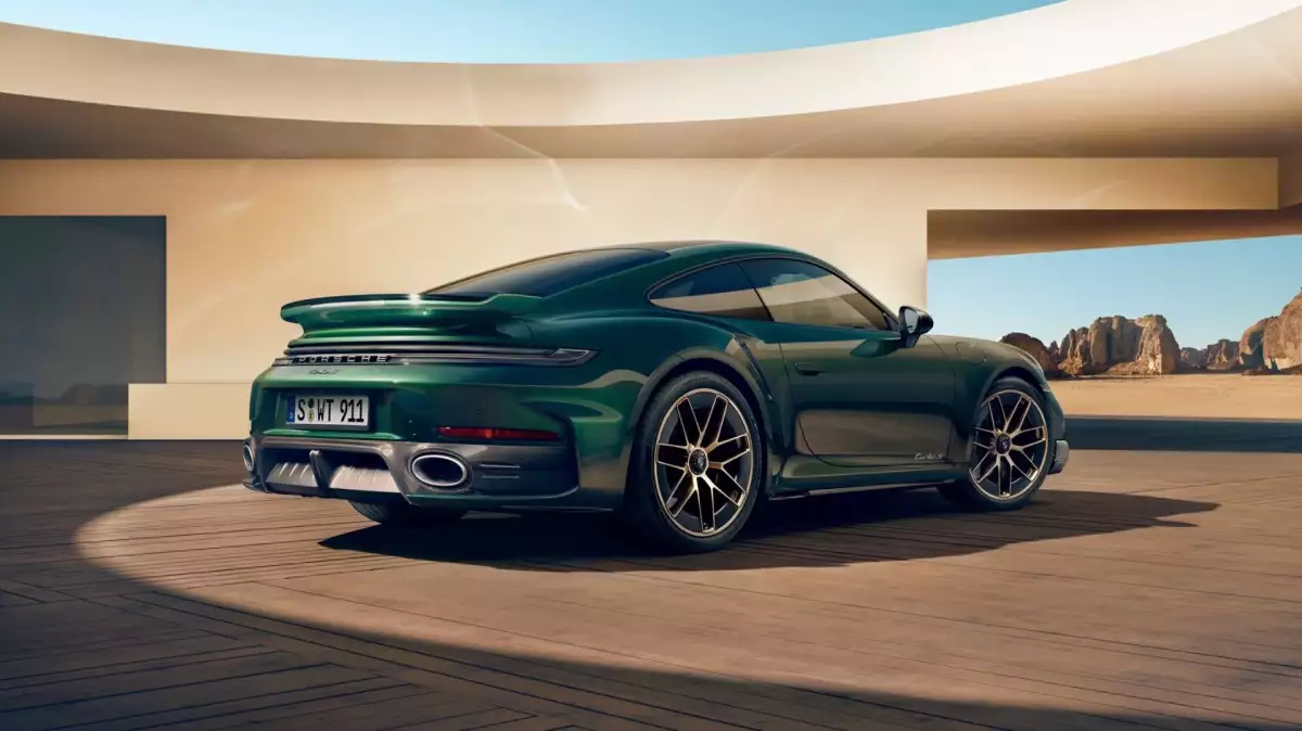 Porsche 911 Turbo S přibralo 85 kilogramů. Na Nürburgringu přesto zrychlilo o 14 sekund