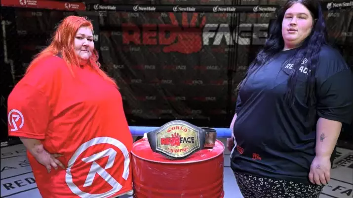 Sestry Kotlárovy si to rozdají v kleci. Po fackování, kde málem tekly slzy, si vyřídí účty ve stylu MMA