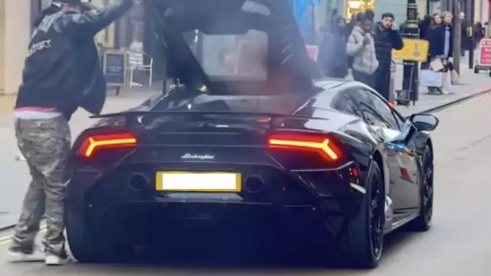 Šokující video: Luxusní Lamborghini za 9 milionů vzplálo jako papír